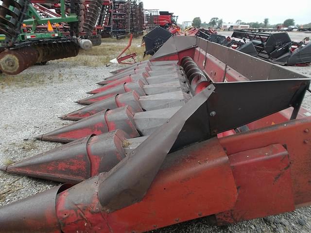 Image of Case IH 1083 equipment image 2