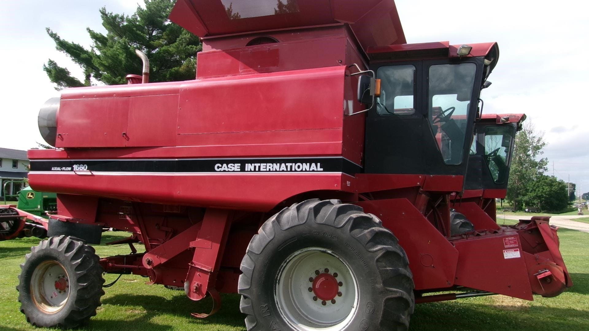 1990 Case IH 1660 Equipment Image0