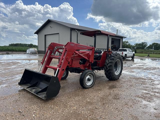 Image of Case IH 585 equipment image 2