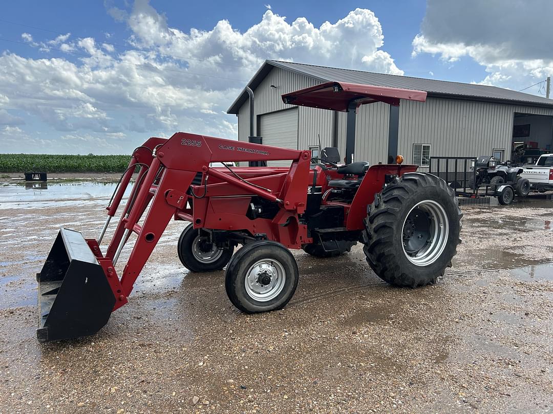 Image of Case IH 585 Primary image