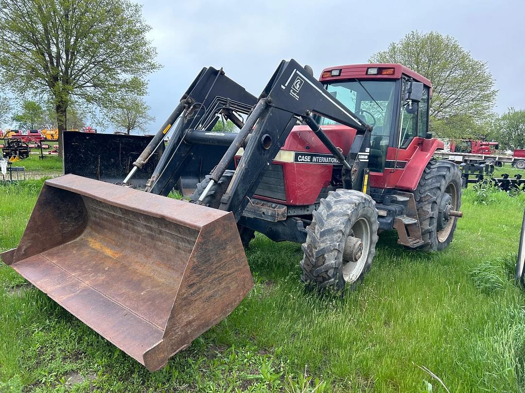 Image of Case IH 7110 Primary image