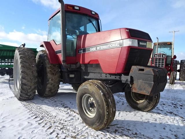 Image of Case IH 7110 equipment image 1