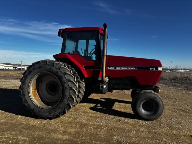 Image of Case IH 7110 equipment image 2