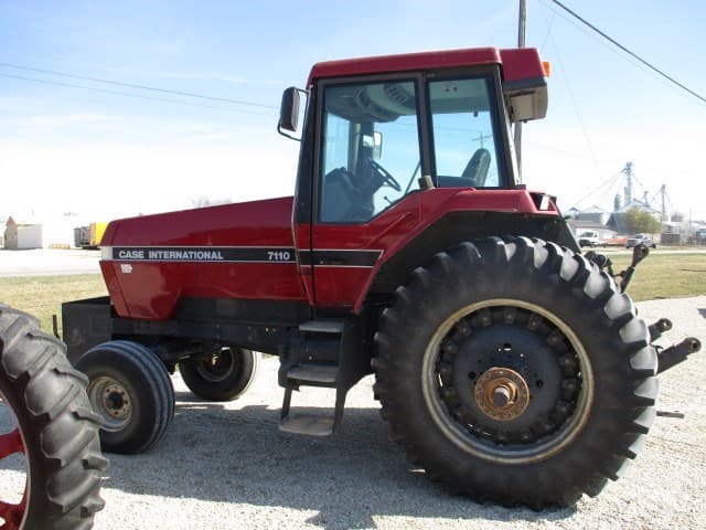 Image of Case IH 7110 equipment image 4
