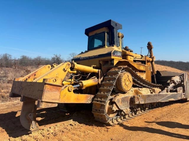 Image of Caterpillar D10N equipment image 4