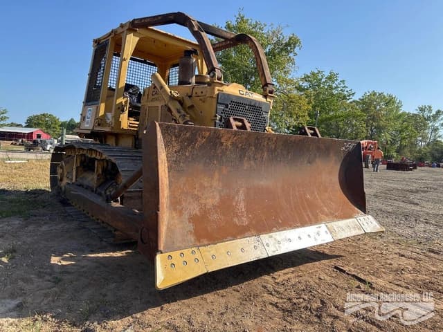 Image of Caterpillar D6D equipment image 2