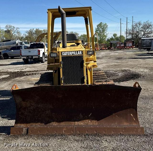 Image of Caterpillar D4C equipment image 1