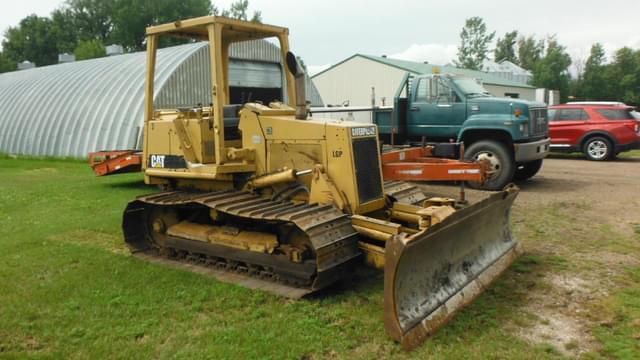 Image of Caterpillar D4C equipment image 2