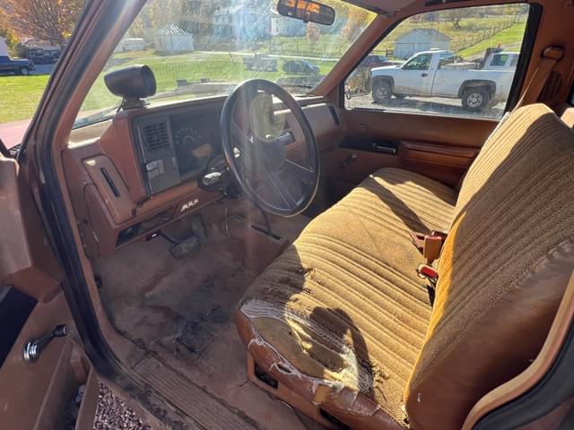 Image of Chevrolet 1500 equipment image 3