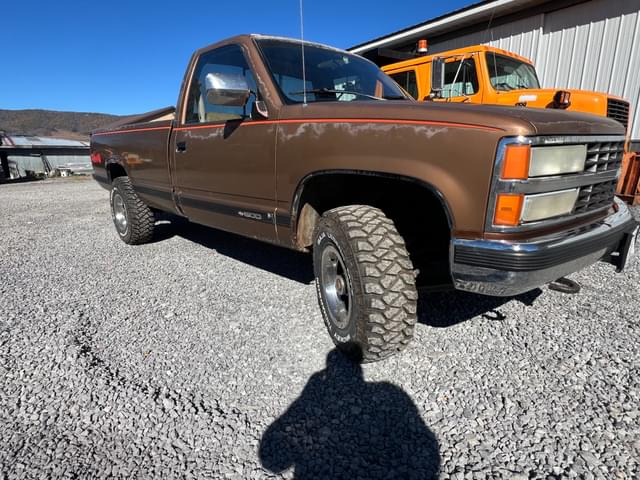 Image of Chevrolet 1500 equipment image 2