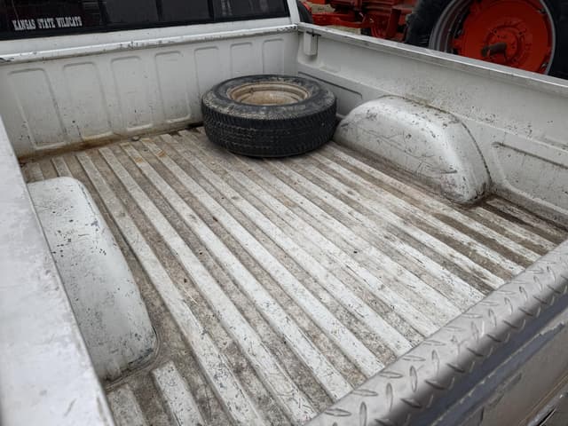 Image of Chevrolet 1500 equipment image 4