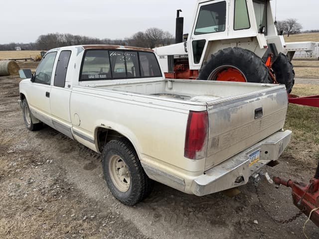 Image of Chevrolet 1500 equipment image 3