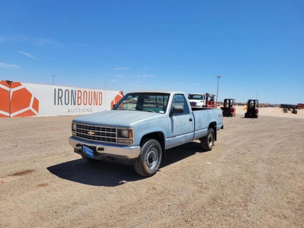 1990 Chevrolet 2500 Equipment Image0