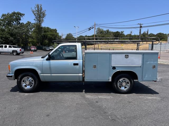 Image of Chevrolet 2500 equipment image 2