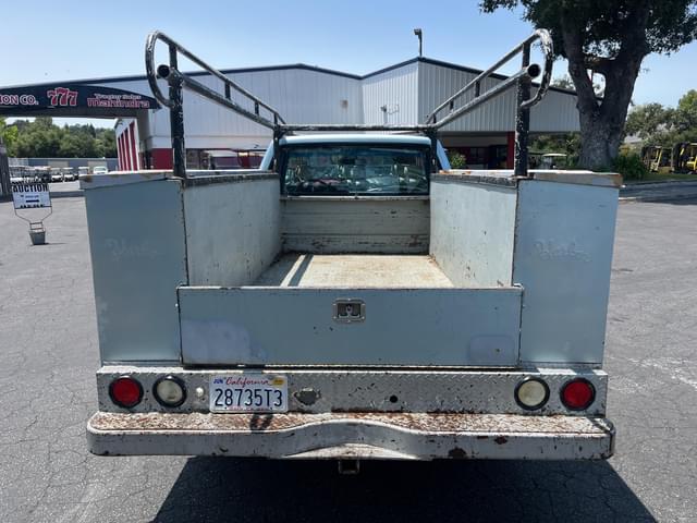Image of Chevrolet 2500 equipment image 4