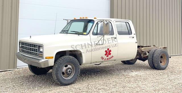 Image of Chevrolet 3500 equipment image 1