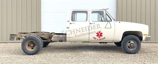 Image of Chevrolet 3500 equipment image 2