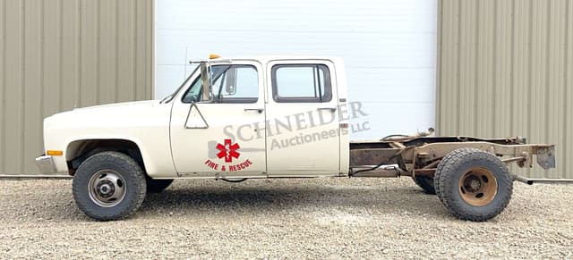 Image of Chevrolet 3500 equipment image 3