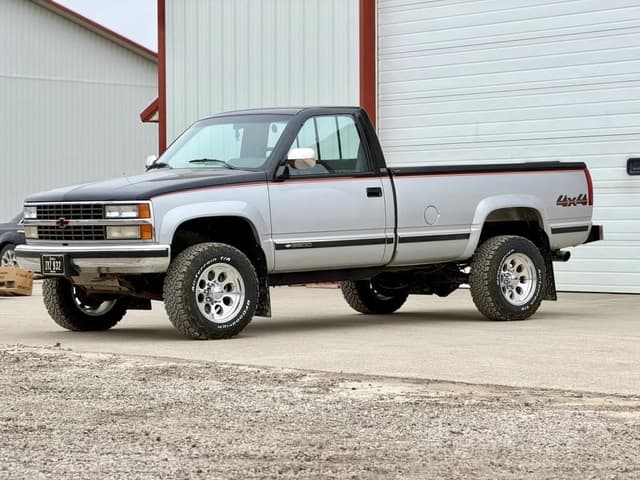 Image of Chevrolet 3500 equipment image 1