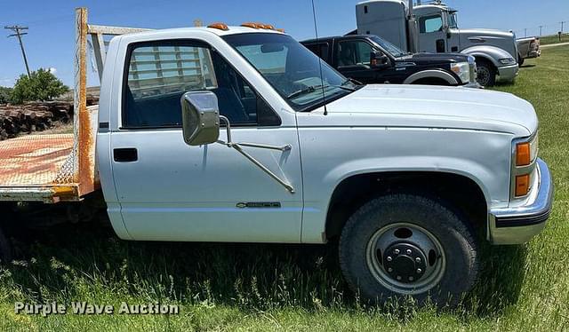 Image of Chevrolet C3500 equipment image 3