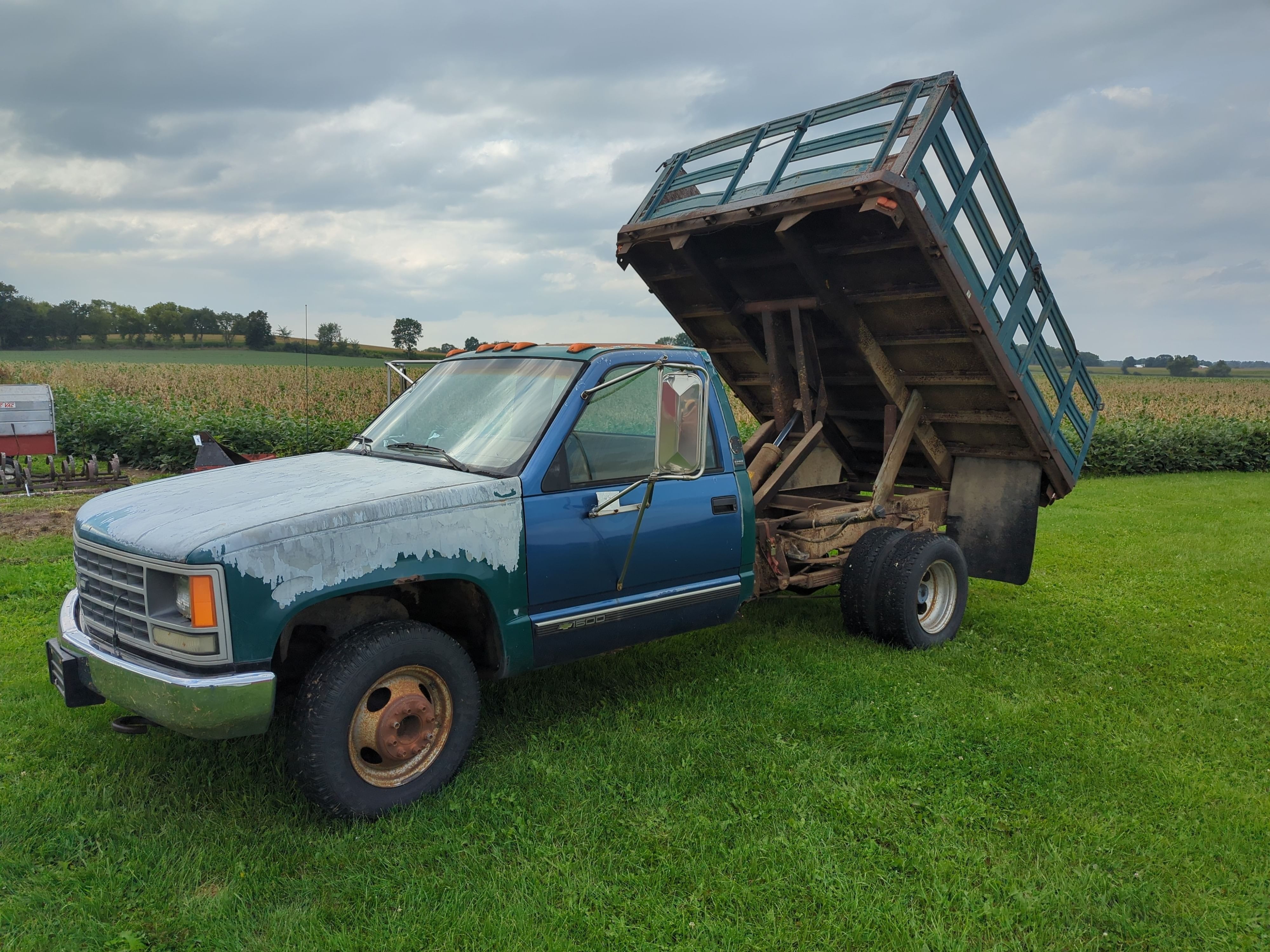 1990 Chevrolet C3500 Equipment Image0