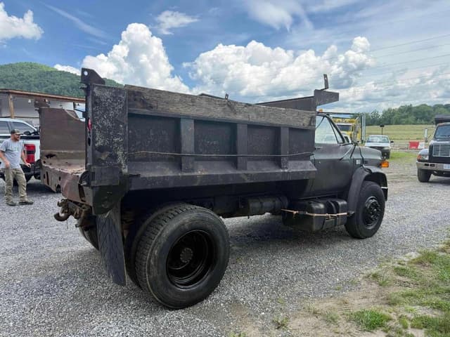 Image of Chevrolet C70 equipment image 4