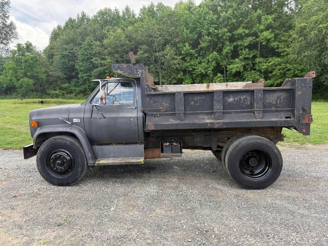 Image of Chevrolet C70 equipment image 1