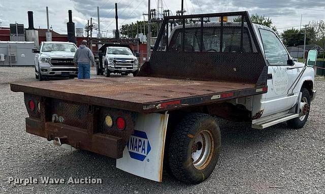 Image of Chevrolet 3500 equipment image 4