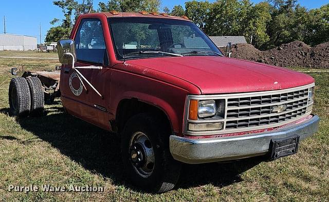 Image of Chevrolet 3500 equipment image 2