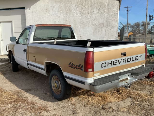 Image of Chevrolet 1500 equipment image 2