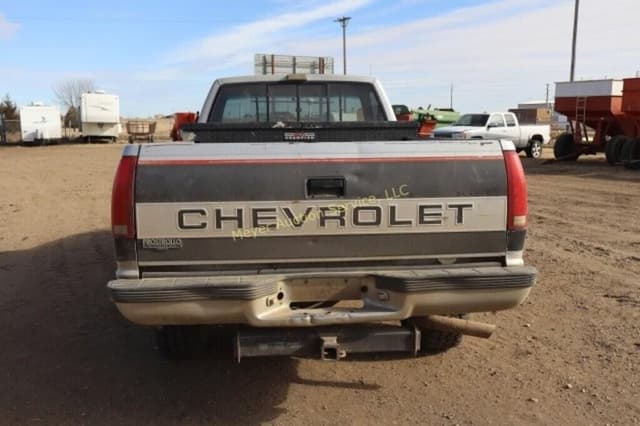 Image of Chevrolet 2500 equipment image 4