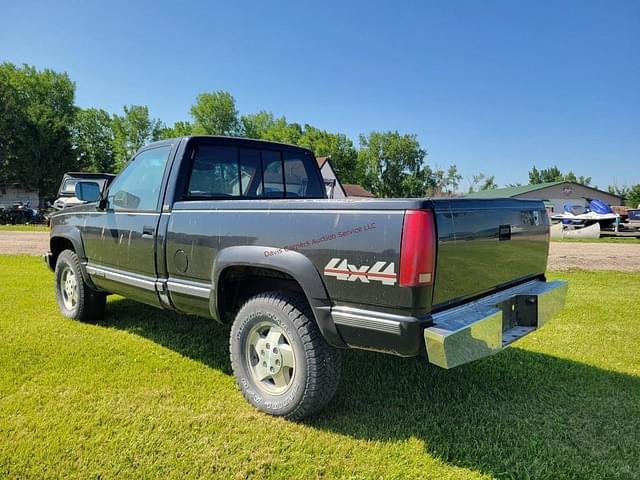 Image of Chevrolet K1500 equipment image 2