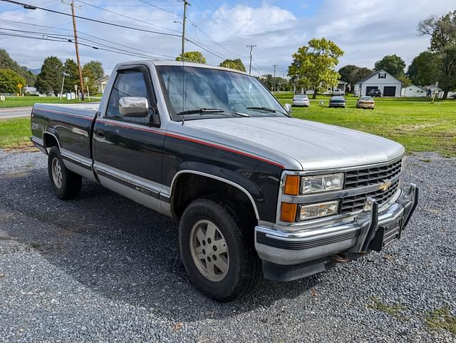 Image of Chevrolet K1500 equipment image 2