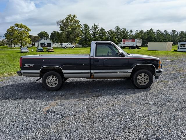 Image of Chevrolet K1500 equipment image 3