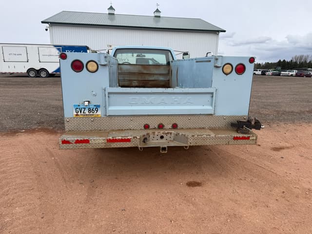 Image of Chevrolet 3500 equipment image 3