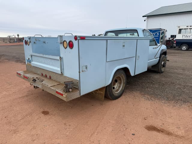 Image of Chevrolet 3500 equipment image 4