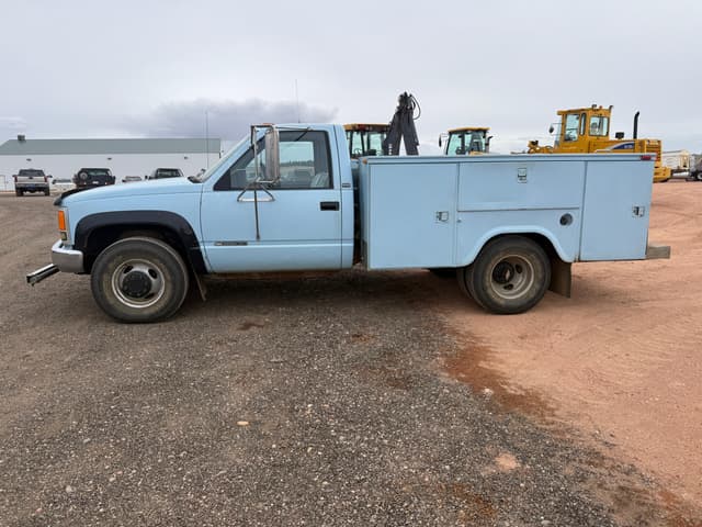 Image of Chevrolet 3500 equipment image 1