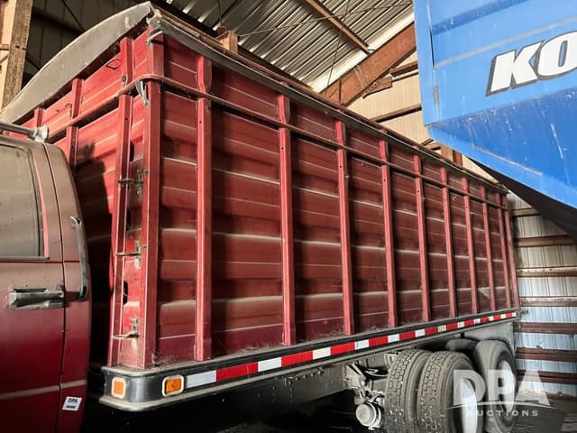 Image of Chevrolet Kodiak equipment image 4