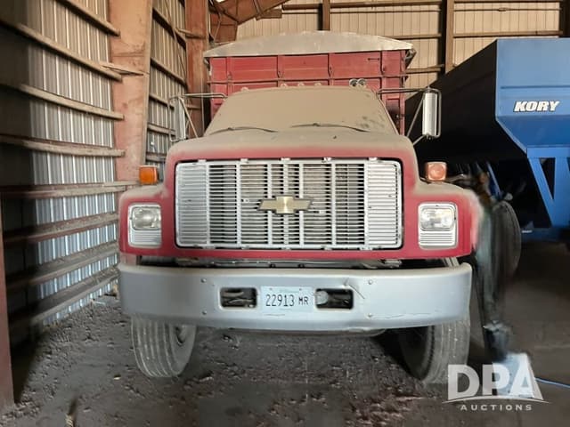 Image of Chevrolet Kodiak equipment image 2