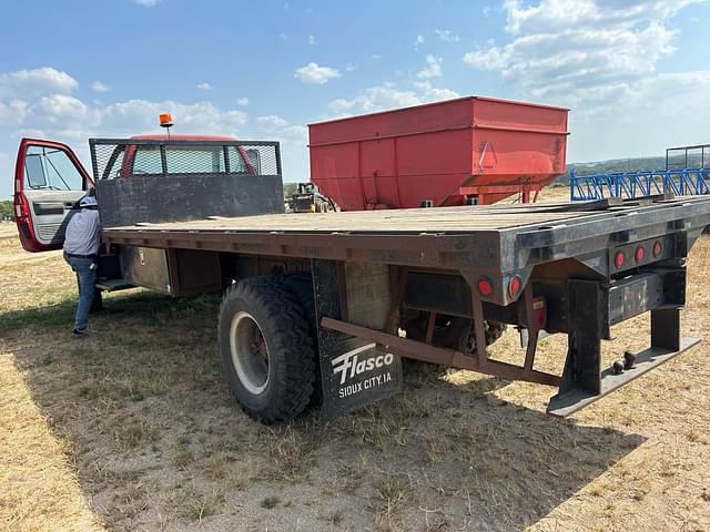 Image of Chevrolet Kodiak equipment image 3