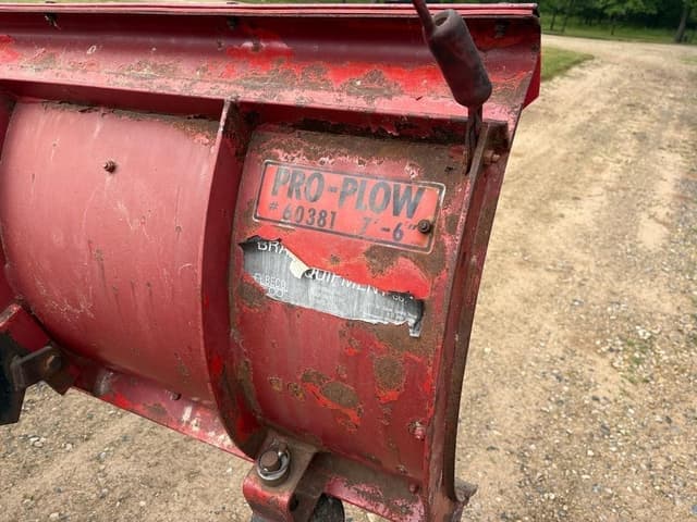 Image of Chevrolet 1500 equipment image 3