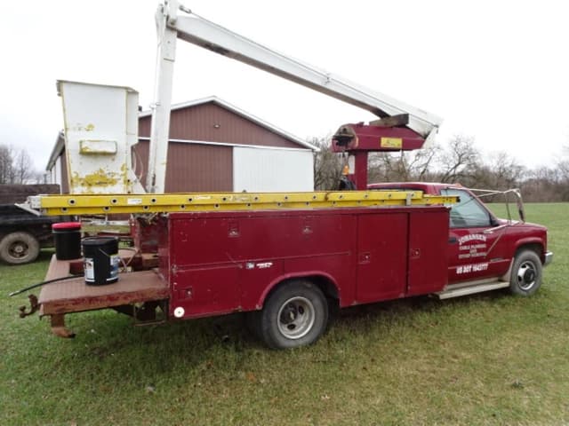 Image of Chevrolet 3500 equipment image 3