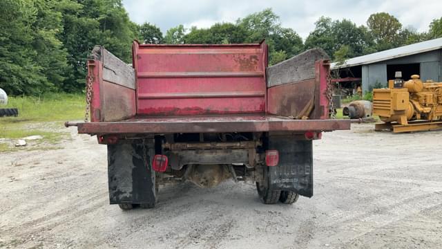 Image of Chevrolet 60 equipment image 2