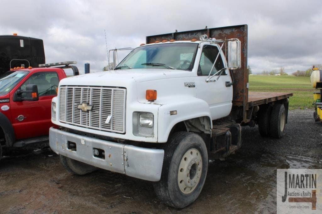 1990 Chevrolet C7500 Equipment Image0