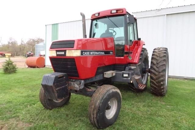 Image of Case IH 7110 equipment image 1