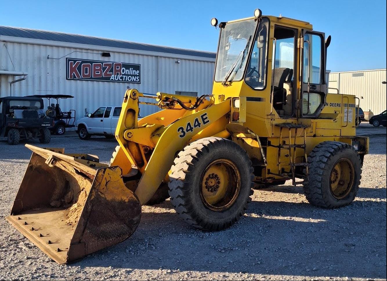 1990 John Deere 344E Equipment Image0