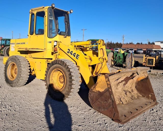 Image of John Deere 344E equipment image 1