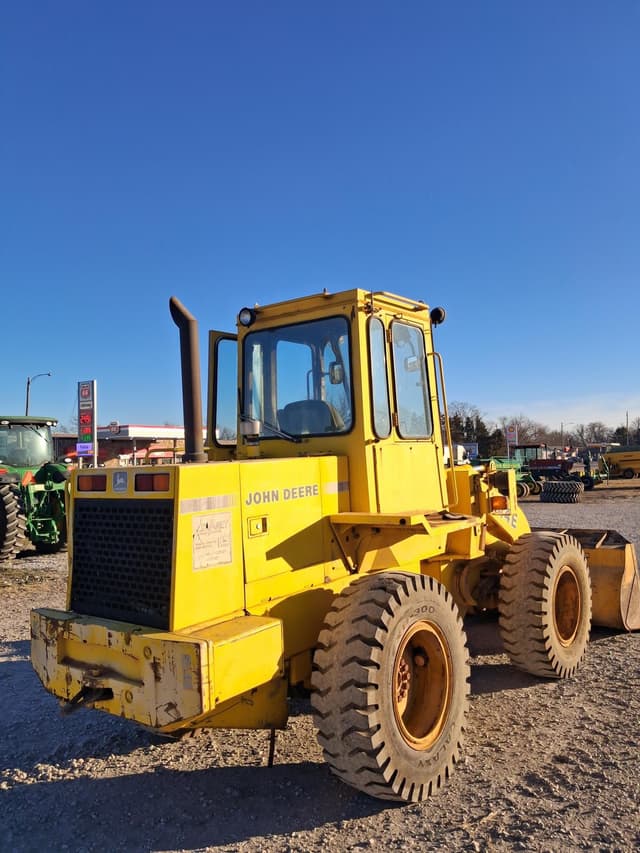 Image of John Deere 344E equipment image 4