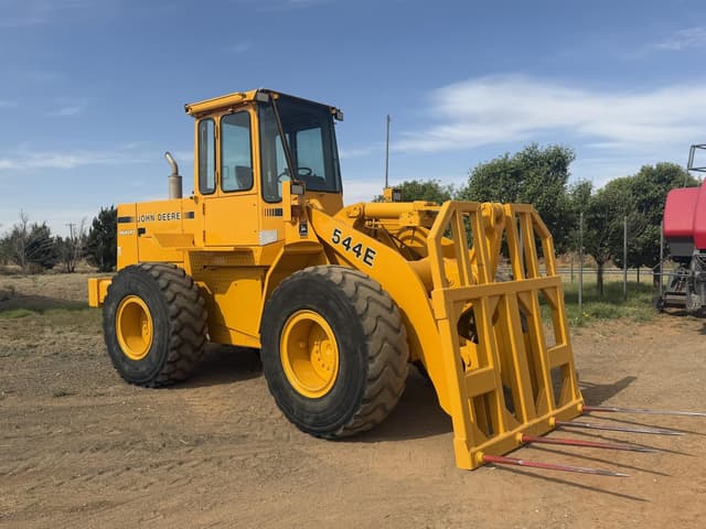 Image of John Deere 544E equipment image 2