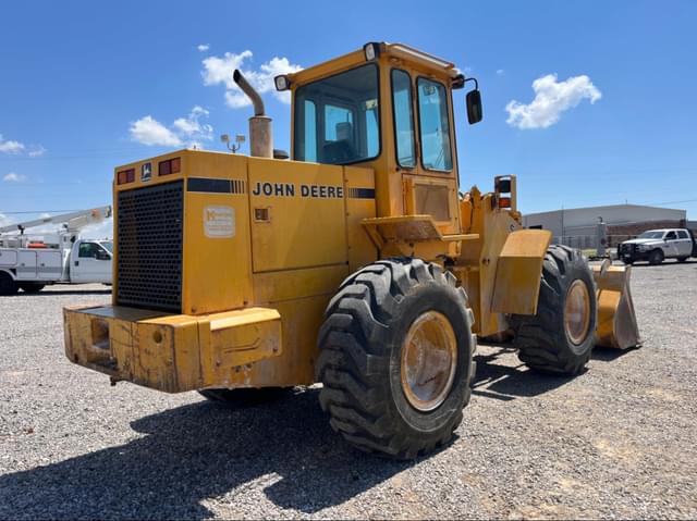 Image of John Deere 544E equipment image 4